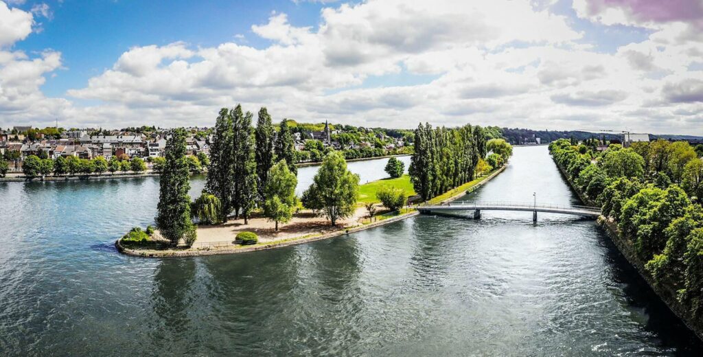 Visé, la Meuse et son Île Robinson - Soins & Esthétique Dentaire Davin
